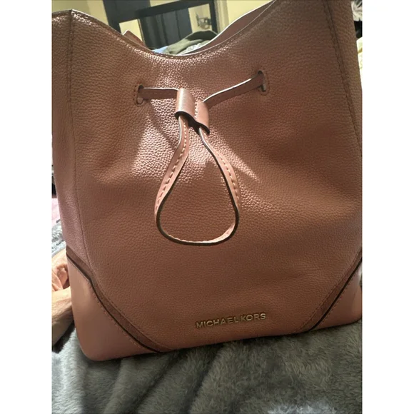 Michael Kors Nicole large Leather bucket bag MSRP $448 Pre-Loved Pink Salmon - Picture 3 of 14